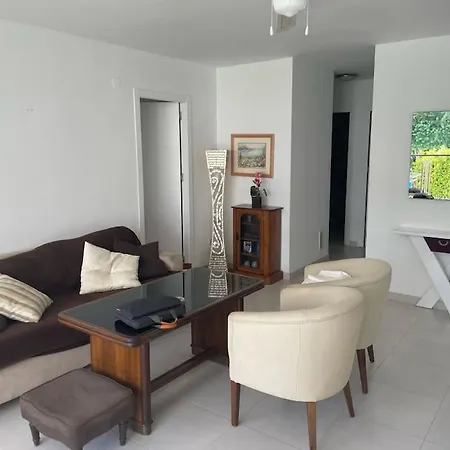 2 Bedroom In With Sea View Apartamento Nerja